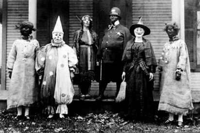 Creepy-Vintage-Halloween-Costumes-—-1