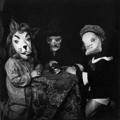 Creepy-Vintage-Halloween-Costumes-—-10