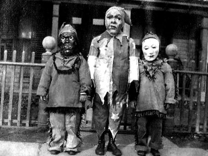 Creepy-Vintage-Halloween-Costumes-—-16